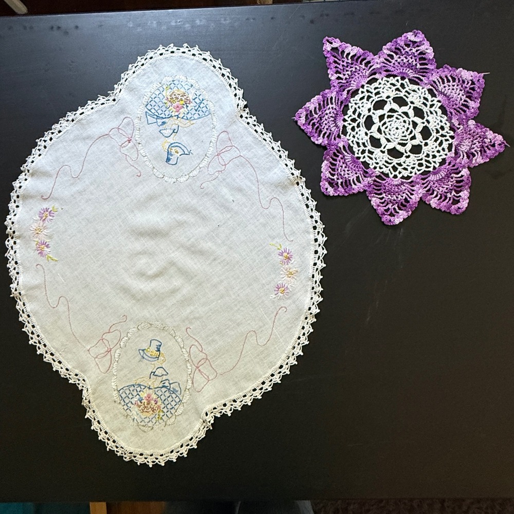 Vintage Embroidered Linen Southern Belle Table Scarf‎ and Purple Crochet Doily
